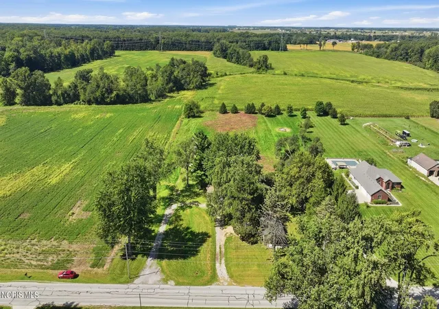 Photo 35 of Single family home for sale at 6531 County Rd 2, Swanton, OH 43558 | MLS# 10013173 | Listing updated on 2026-10-05