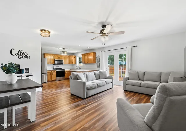 Photo 2 of Single family home for sale at 1705 Parkside Pl, Findlay, OH 45840 | MLS# 10013301 | Listing updated on 2026-10-05