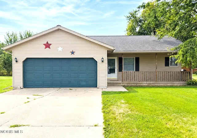 Photo 1 of Single family home for sale at 4 Larkspur Pl, Montpelier, OH 43543 | MLS# 10013249 | Listing updated on 2026-09-14
