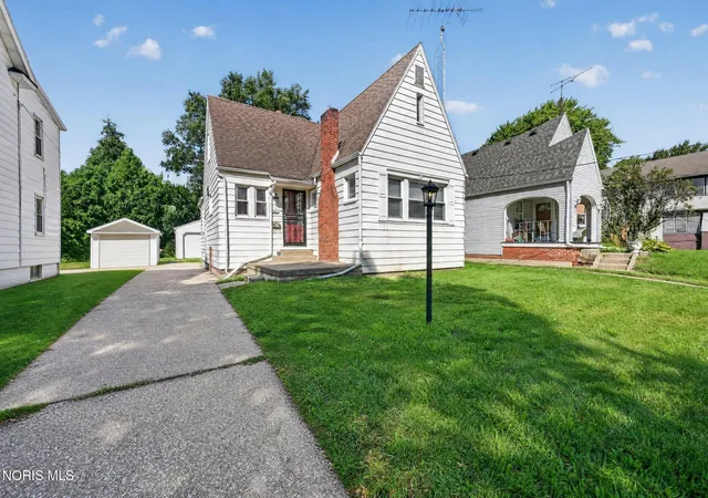 Photo 1 of Single family home for sale at 3701 Wallwerth Dr, Toledo, OH 43612 | MLS# 10013193 | Listing updated on 2026-10-04