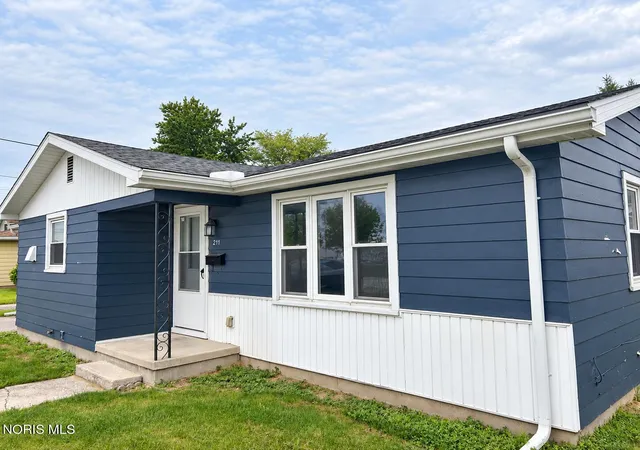 Photo 3 of Single family home for sale at 211 N Walnut St, Paulding, OH 45879 | MLS# 10013253 | Listing updated on 2026-09-29