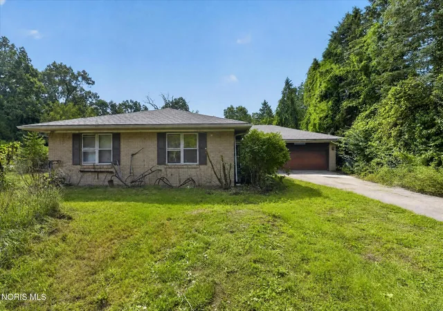 Photo 2 of Single family home for sale at 8921 Dorr St, Toledo, OH 43617 | MLS# 10013260 | Listing updated on 2026-09-17