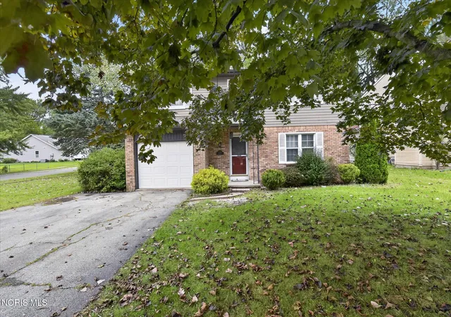 Photo 3 of Single family home for sale at 6030 Luddington Dr, Toledo, OH 43615 | MLS# 10013261 | Listing updated on 2026-09-30