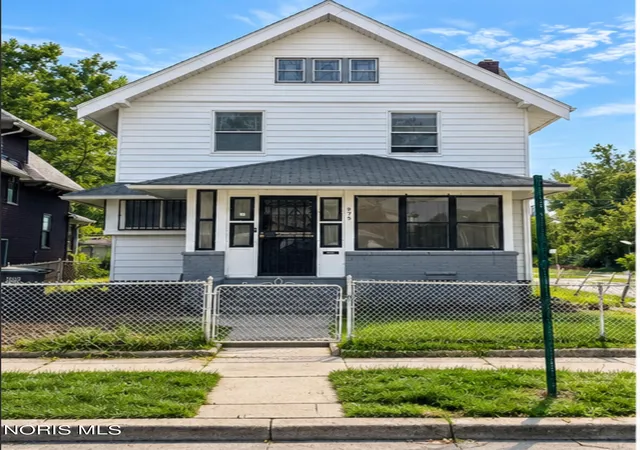 Photo 1 of Single family home for sale at 975 Woodland Ave, Toledo, OH 43607 | MLS# 10013224 | Listing updated on 2026-09-23