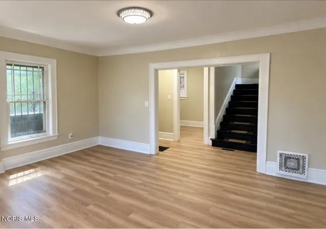 Photo 3 of Single family home for sale at 975 Woodland Ave, Toledo, OH 43607 | MLS# 10013224 | Listing updated on 2026-09-23
