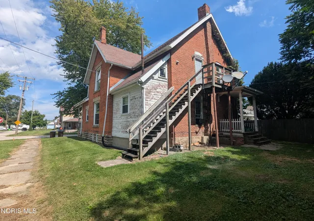 Photo 4 of House for sale at 301 E Tiffin St, Fostoria, OH 44830 | MLS# 10013215 | Listing updated on 2026-09-14