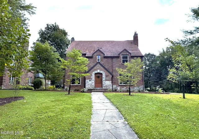 Photo 1 of Single family home for sale at 2204 Orchard Rd, Ottawa Hills, OH 43606 | MLS# 10013226 | Listing updated on 2026-09-10