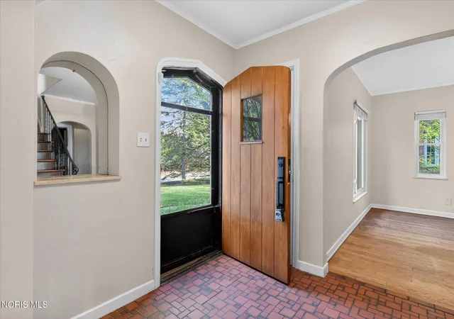 Photo 2 of Single family home for sale at 2204 Orchard Rd, Ottawa Hills, OH 43606 | MLS# 10013226 | Listing updated on 2026-09-10