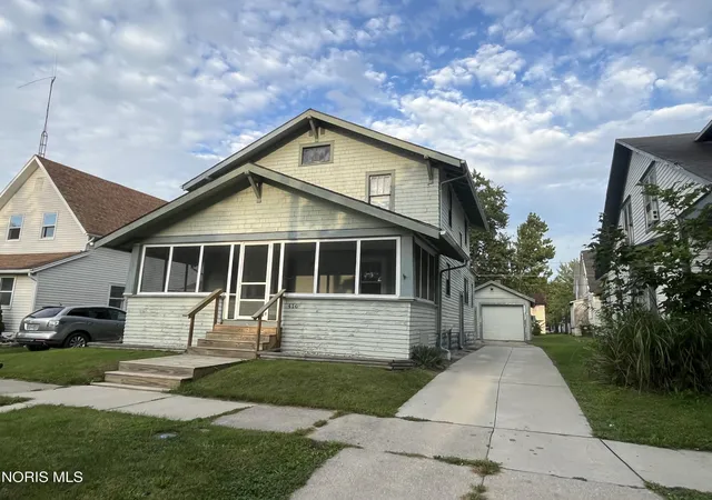 Photo 2 of Single family home for sale at 416 S Monroe St, Montpelier, OH 43543 | MLS# 10013206 | Listing updated on 2026-10-02