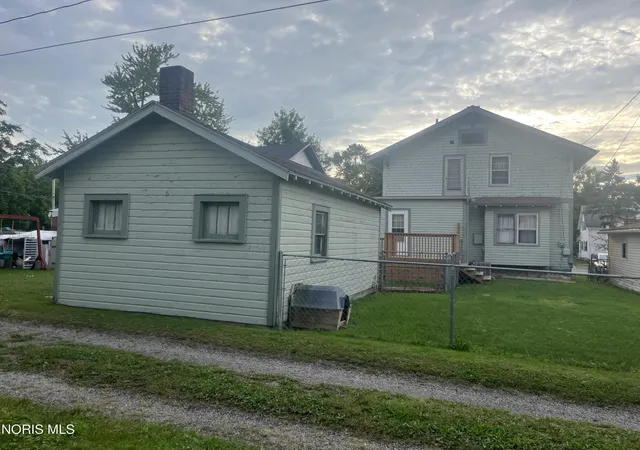 Photo 4 of Single family home for sale at 416 S Monroe St, Montpelier, OH 43543 | MLS# 10013206 | Listing updated on 2026-10-25