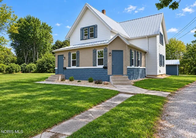Photo 2 of Single family home for sale at 712   712 1/2 Buckley St, Fostoria, OH 44830 | MLS# 10013296 | Listing updated on 2026-10-02