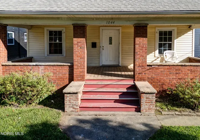 Photo 2 of Sale Pending at 1044 Martin Ave, Toledo, OH 43612 | MLS# 10013211 | Listing updated on 2026-09-16