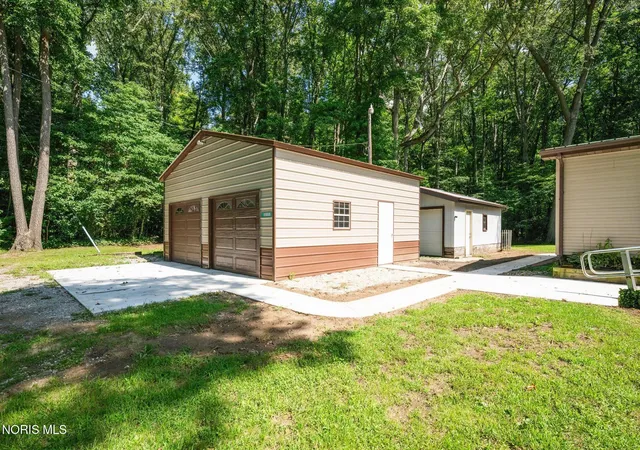 Photo 2 of Sale Pending at 11555 Manore Rd, Grand Rapids, OH 43522 | MLS# 10013367 | Listing updated on 2026-09-23