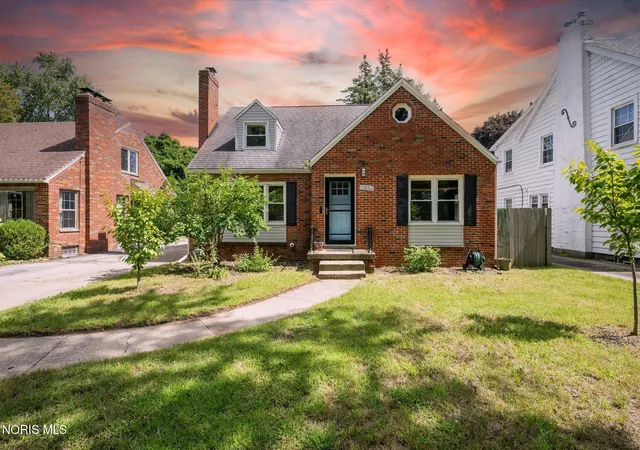 Photo 1 of Single family home for sale at 2436 Goddard Rd, Toledo, OH 43606 | MLS# 10013238 | Listing updated on 2026-10-02