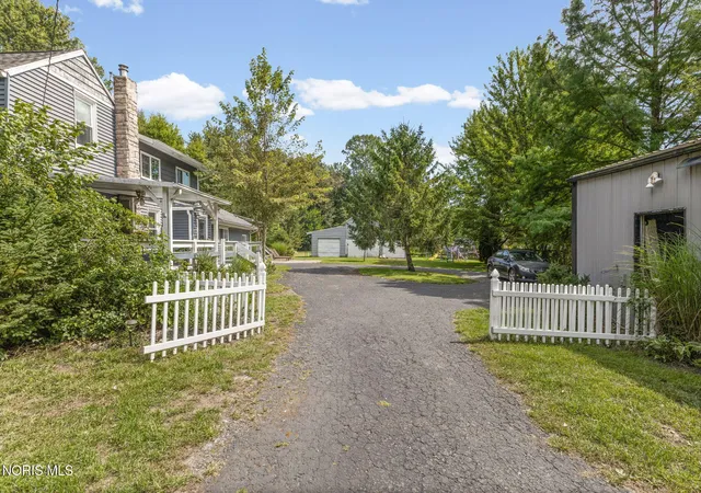 Photo 2 of Single family home for sale at 4919 S Fulton Lucas Rd, Swanton, OH 43558 | MLS# 10013271 | Listing updated on 2026-09-17