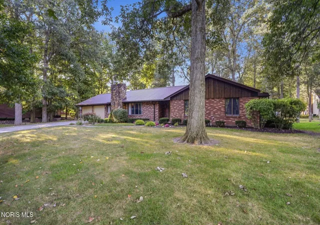 Photo 3 of Single family home for sale at 2610 Foxbury Ln, Findlay, OH 45840 | MLS# 10013431 | Listing updated on 2026-09-23