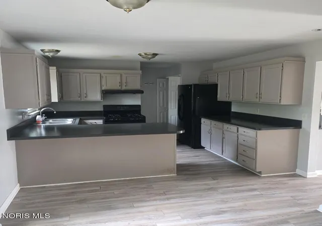Photo 4 of Sale Pending at 6032 Willowvale Dr, Toledo, OH 43615 | MLS# 10013237 | Listing updated on 2026-10-19