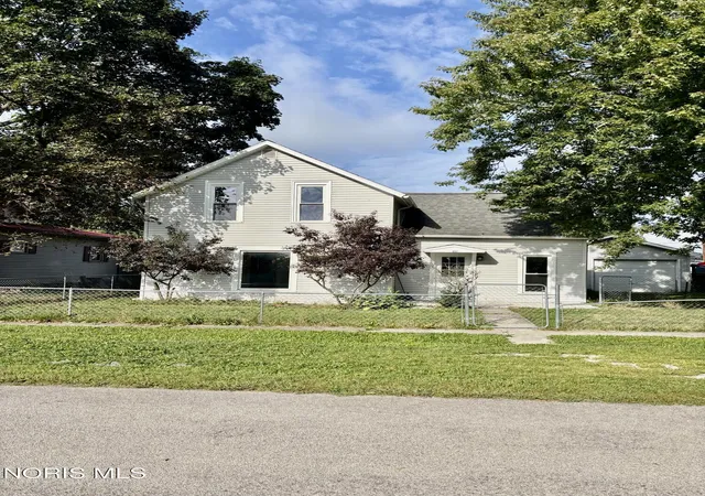 Photo 1 of Single family home for sale at 120 S Taylor St, Sherwood, OH 43556 | MLS# 10013329 | Listing updated on 2026-09-28