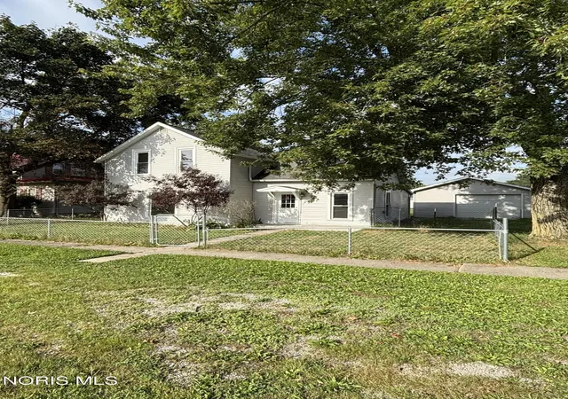 Photo 2 of Single family home for sale at 120 S Taylor St, Sherwood, OH 43556 | MLS# 10013329 | Listing updated on 2026-09-28