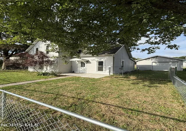 Photo 3 of Single family home for sale at 120 S Taylor St, Sherwood, OH 43556 | MLS# 10013329 | Listing updated on 2026-09-28