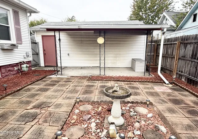 Photo 3 of Sale Pending at 612 Thurston St, Toledo, OH 43605 | MLS# 10014760 | Listing updated on 2026-10-25
