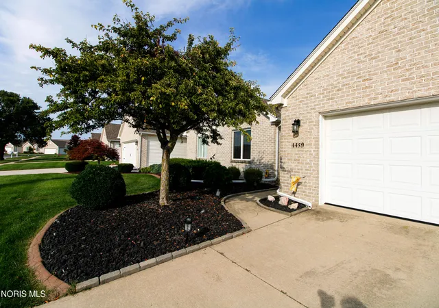 Photo 3 of Sale Pending at 4459 E Clearwater Dr, Maumee, OH 43537 | MLS# 10013243 | Listing updated on 2026-09-27