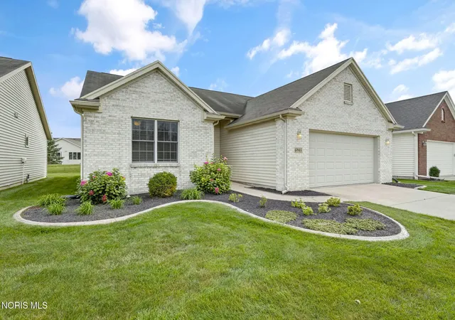 Single family home for sale at 6945 Southpine Ct, Maumee, OH 43537 | MLS# 10013338