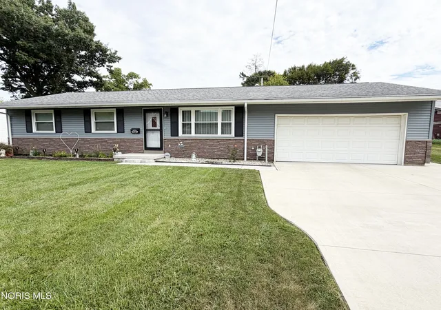 Photo 1 of Sale Pending at 1004 Leonard Ct, Fostoria, OH 44830 | MLS# 10013251 | Listing updated on 2026-09-25
