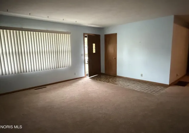 Photo 3 of Sale Pending at 1004 Leonard Ct, Fostoria, OH 44830 | MLS# 10013251 | Listing updated on 2026-09-25