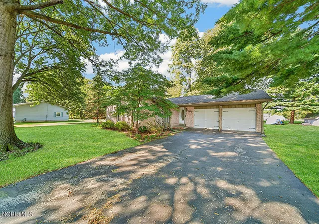 Photo 3 of Single family home for sale at 209 E Parklane Ave, Bradner, OH 43406 | MLS# 10013258 | Listing updated on 2026-09-24