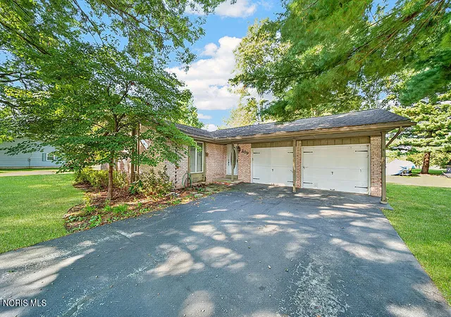 Photo 3 of Single family home for sale at 209 E Parklane Ave, Bradner, OH 43406 | MLS# 10013258 | Listing updated on 2026-09-24