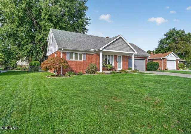 Photo 2 of Single family home for sale at 1512 Highland Green Dr, Toledo, OH 43614 | MLS# 10013324 | Listing updated on 2026-09-29