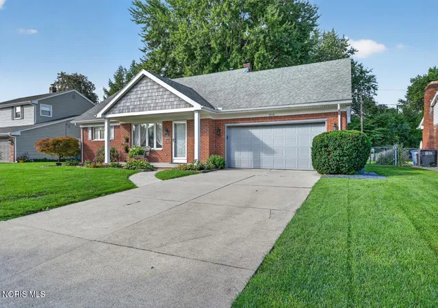 Photo 3 of Single family home for sale at 1512 Highland Green Dr, Toledo, OH 43614 | MLS# 10013324 | Listing updated on 2026-09-29