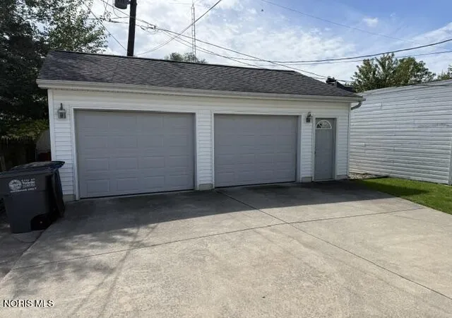 Photo 27 of Single family home for sale at 1033 Branleigh Dr, Toledo, OH 43612 | MLS# 10013250 | Listing updated on 2026-09-12