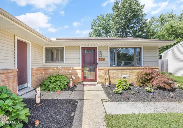 Photo 3 of Single family home for sale at 354 Shrewsbury Rd, Holland, OH 43528 | MLS# 10013304 | Listing updated on 2026-10-06