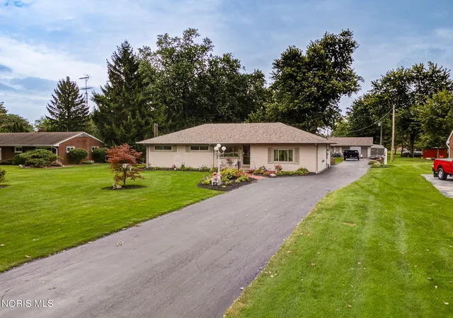 Photo 3 of Sale Pending at 1031 Miller Rd, Northwood, OH 43619 | MLS# 10013266 | Listing updated on 2026-09-23