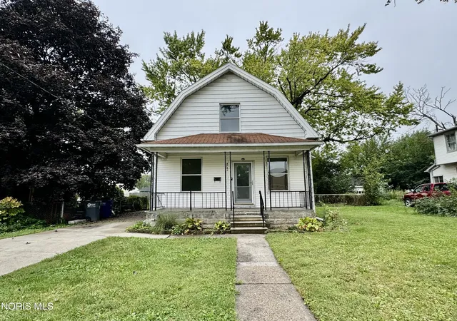 Photo 2 of Single family home for sale at 2741 116th Street, Toledo, OH 43611 | MLS# 10013267 | Listing updated on 2026-10-03