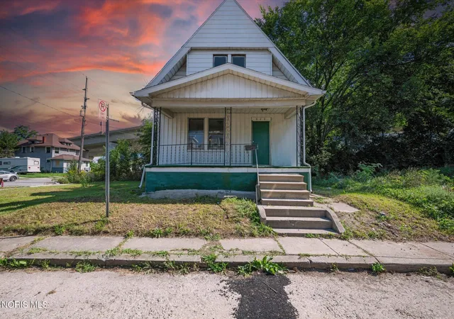 Photo 1 of Single family home for sale at 628 Blair Ct, Toledo, OH 43604 | MLS# 10013471 | Listing updated on 2026-10-05