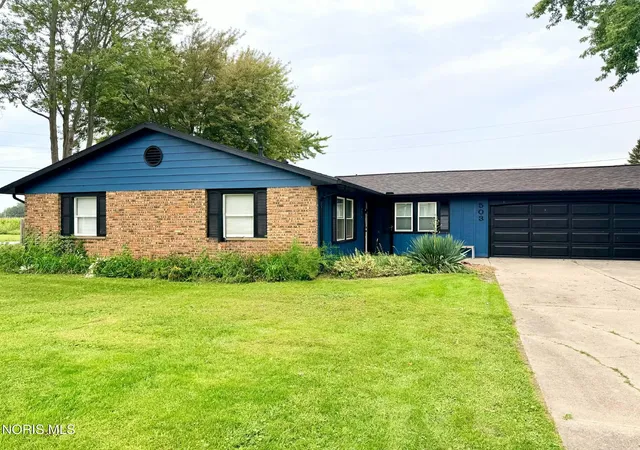 Photo 2 of Single family home for sale at 503 Whitten Ave, Hicksville, OH 43526 | MLS# 10013280 | Listing updated on 2026-09-20
