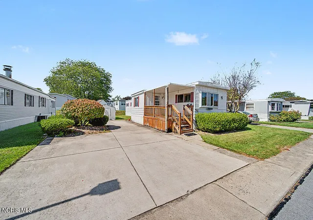 Photo 2 of Manufactured home for sale at 1432 Westshore Dr, Findlay, OH 45840 | MLS# 10013285 | Listing updated on 2026-09-14