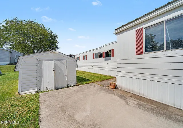Photo 4 of Manufactured home for sale at 1432 Westshore Dr, Findlay, OH 45840 | MLS# 10013285 | Listing updated on 2026-09-14