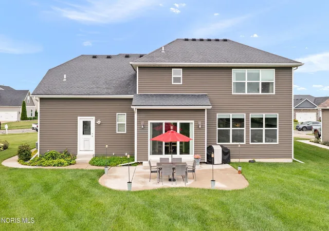 Photo 3 of Single family home for sale at 5584 Red Hawk Ln, Sylvania, OH 43560 | MLS# 10013322 | Listing updated on 2026-09-30
