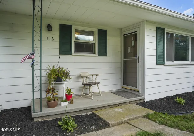 Photo 3 of Single family home for sale at 316 Jackson St, Delta, OH 43515 | MLS# 10013287 | Listing updated on 2026-09-18