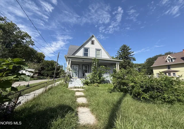 Photo 1 of Single family home for sale at 2445 Warren St, Toledo, OH 43620 | MLS# 10013288 | Listing updated on 2026-09-11