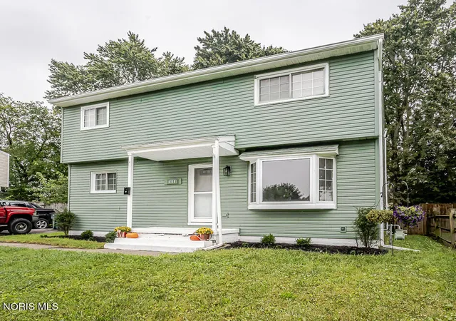 Photo 2 of Single family home for sale at 4160 Dahlia Dr, Toledo, OH 43611 | MLS# 10013462 | Listing updated on 2026-09-29