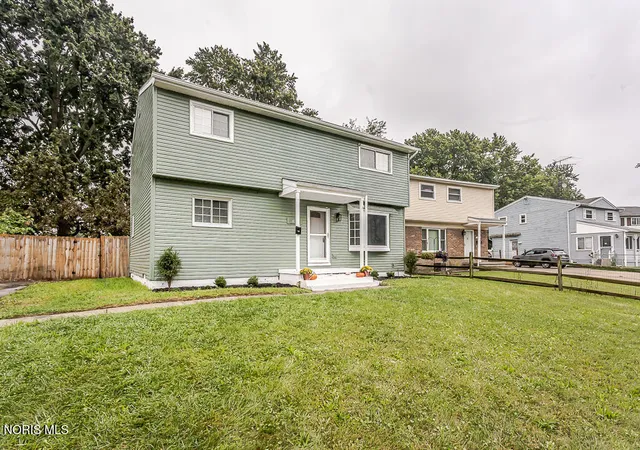 Photo 3 of Single family home for sale at 4160 Dahlia Dr, Toledo, OH 43611 | MLS# 10013462 | Listing updated on 2026-09-29