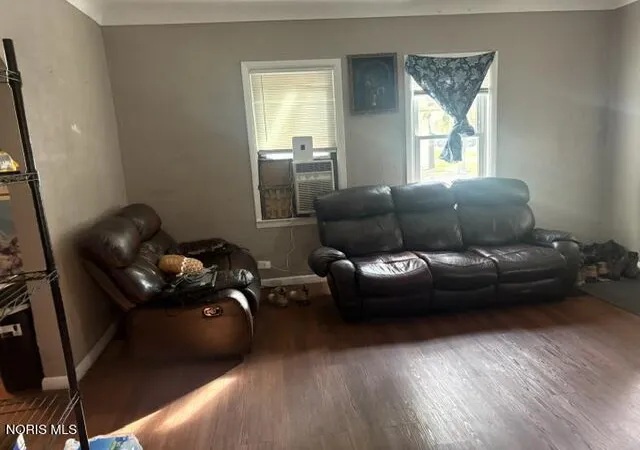 Photo 3 of Single family home for sale at 820 Stillman St, Toledo, OH 43605 | MLS# 10013436 | Listing updated on 2026-09-16