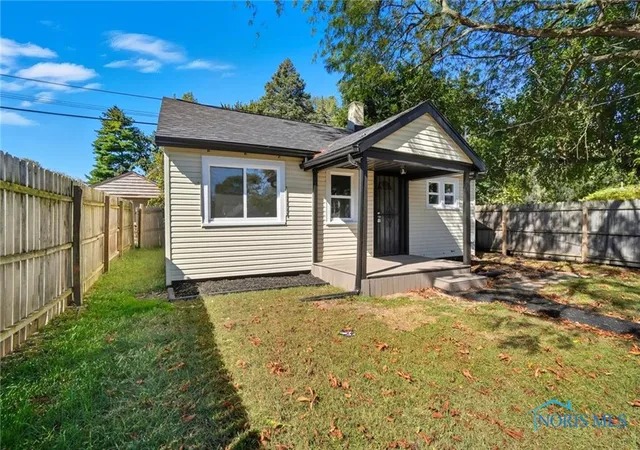 Photo 1 of Single family home for sale at 913 Coventry Ave, Toledo, OH 43607 | MLS# 10013345 | Listing updated on 2026-09-14