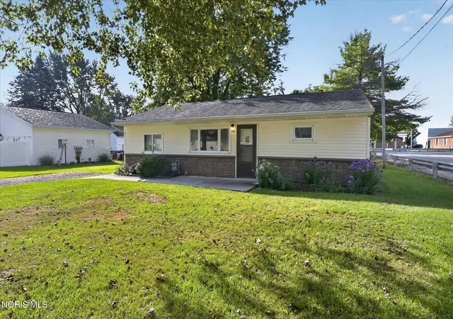 Photo 3 of Single family home for sale at 106 Cleveland St, Lyons, OH 43533 | MLS# 10013775 | Listing updated on 2026-09-30