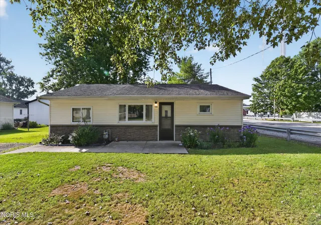 Photo 4 of Single family home for sale at 106 Cleveland St, Lyons, OH 43533 | MLS# 10013775 | Listing updated on 2026-09-30